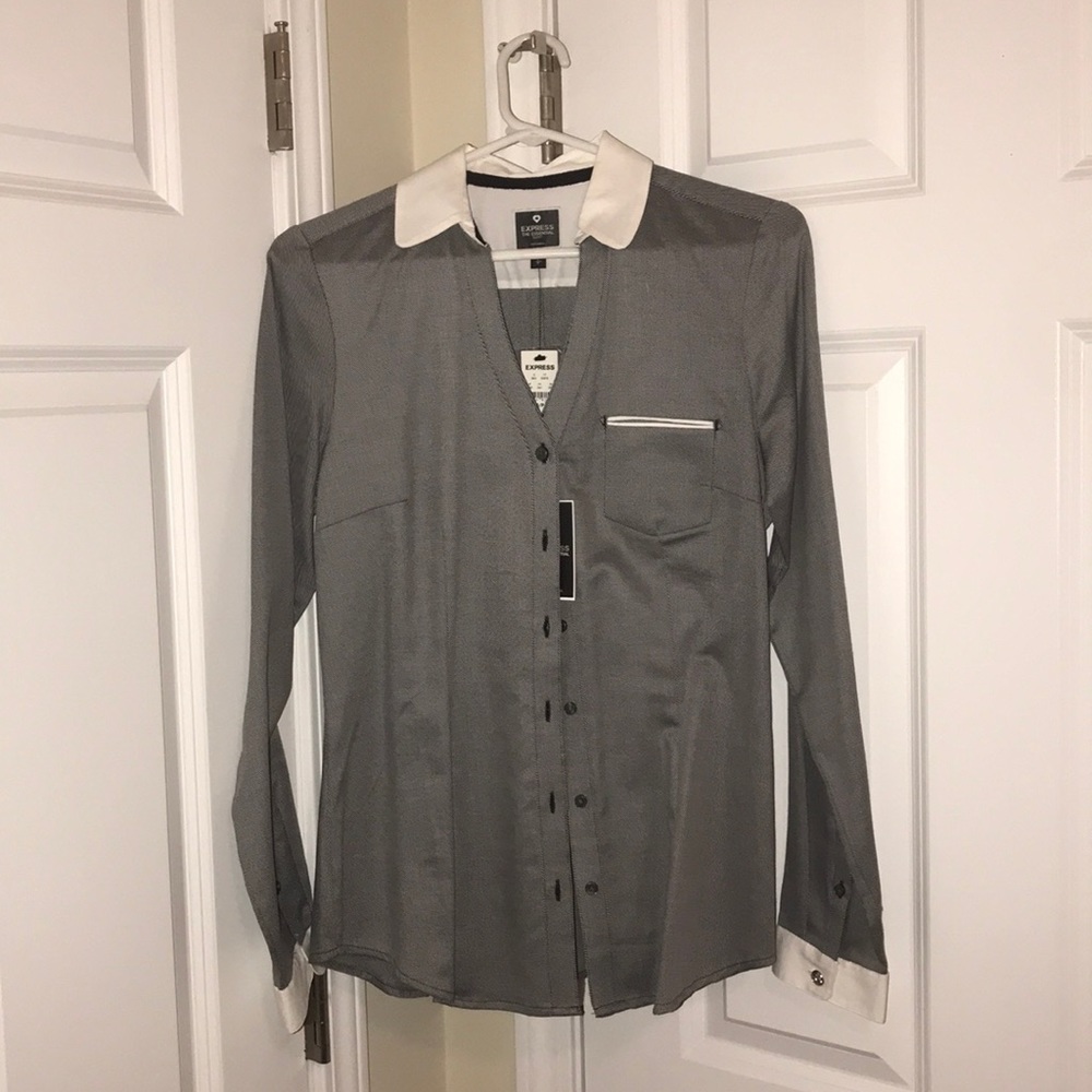 Express The Essential shirt